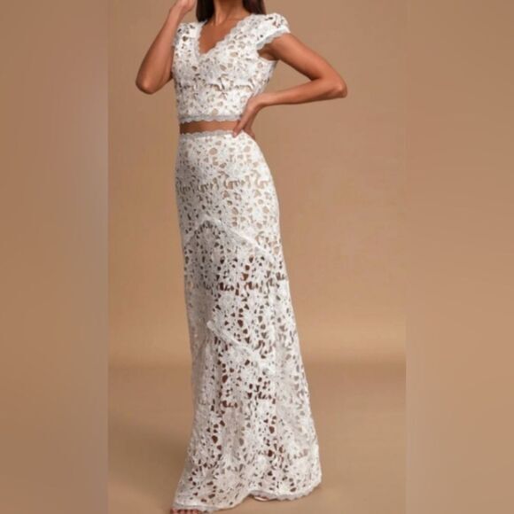 Lace Skirt & Crop Top Set - Picture 6 of 12